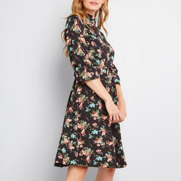 ModCloth Floral Ruffle Mock Neck Front Tie Waist Black Midi Dress Size S - Picture 1 of 16